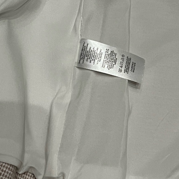 Ann Taylor white and tan micro houndstooth pattern classic blazer - Picture 6 of 8